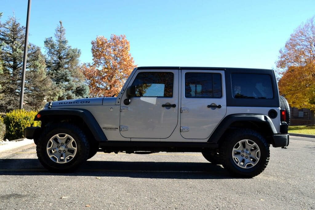 Used 2015 Jeep Wrangler Unlimited Rubicon w/ Dual Top Group AWD/4WD image 9