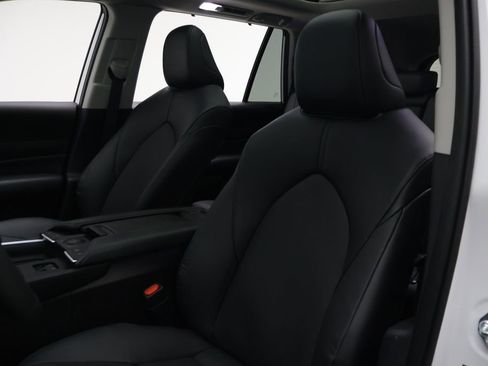 Certified 2025 Toyota Grand Highlander FWD image 13