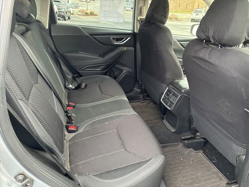 Used 2021 Subaru Forester Premium image 9