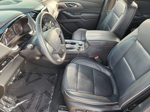 Used 2022 Chevrolet Traverse Premier w/ Redline Edition FWD image 9