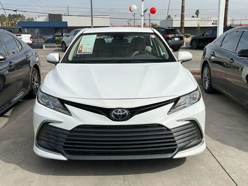 Used 2023 Toyota Camry LE image 2