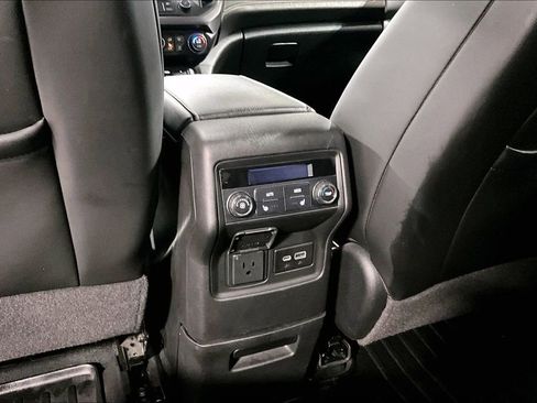 Used 2022 GMC Acadia AT4 w/ Technology Package image 32