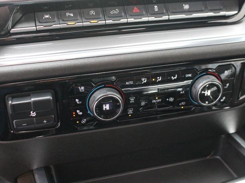 Used 2025 Chevrolet Silverado 1500 High Country image 27