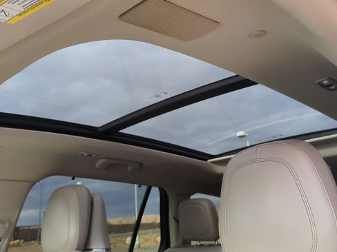 Used 2021 Lincoln Aviator Reserve w/ Equipment Group 202A image 17