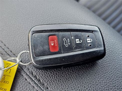 Used 2021 Toyota RAV4 XSE w/ XSE Grade Weather Package AWD/4WD image 32