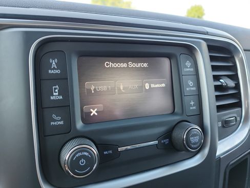 Used 2022 RAM 1500 Classic SLT RWD image 18