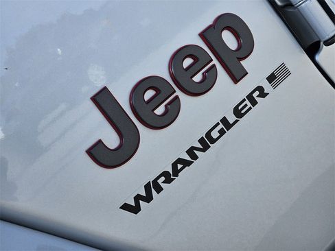 Used 2023 Jeep Wrangler Unlimited Rubicon w/ Xtreme 35 Tire Package image 9