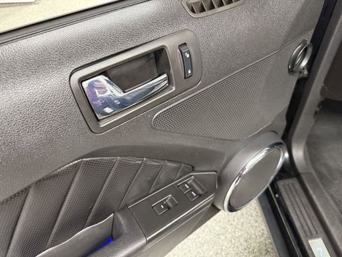 Used 2010 Ford Mustang GT RWD image 30