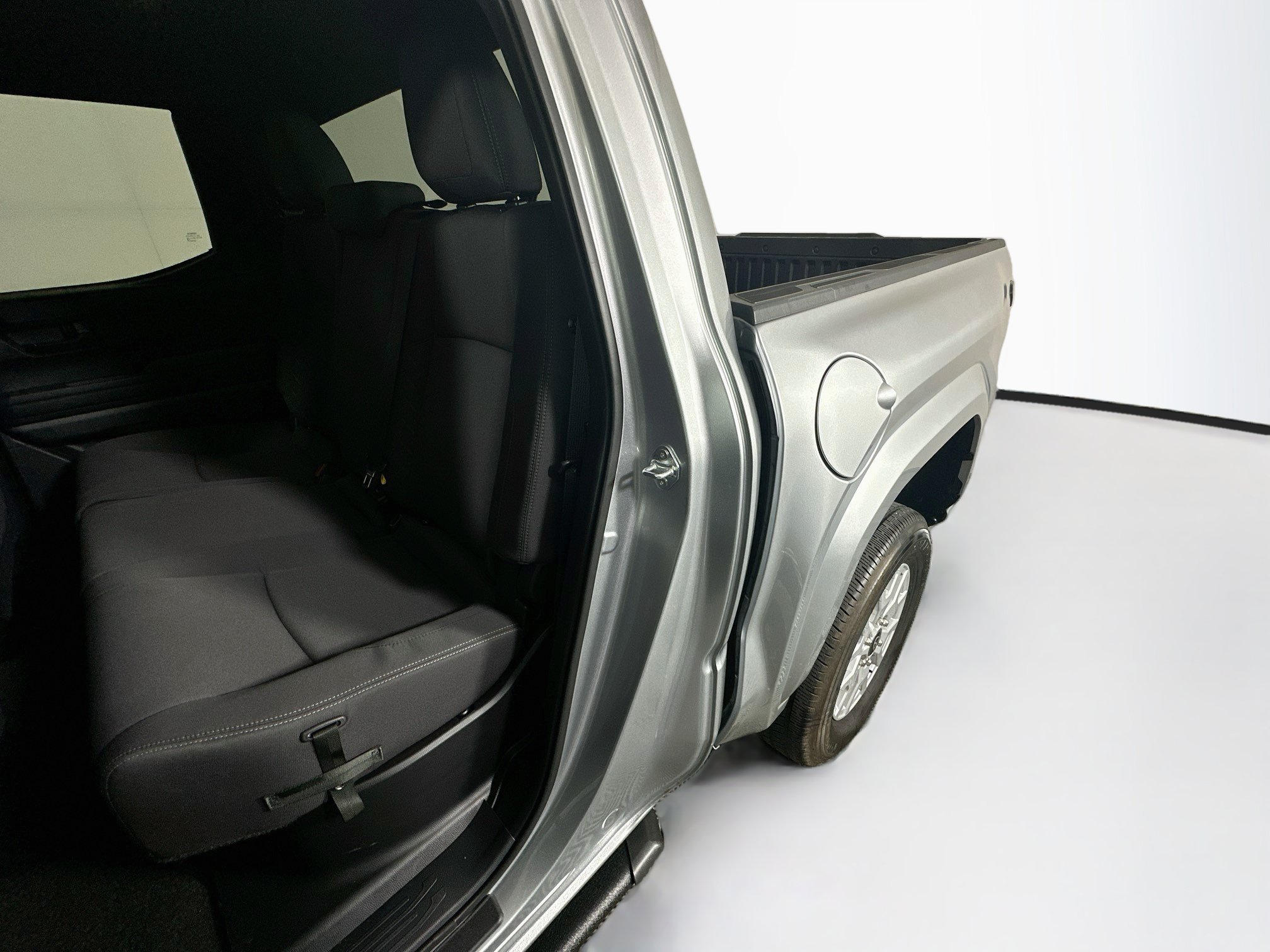 Used 2025 Toyota Tacoma SR5 RWD image 26