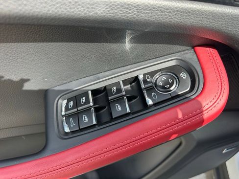 Certified 2026 Porsche Macan Turbo AWD/4WD image 21