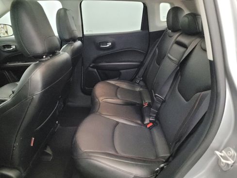 Used 2020 Jeep Compass Trailhawk w/ Leather Interior Group AWD/4WD image 18