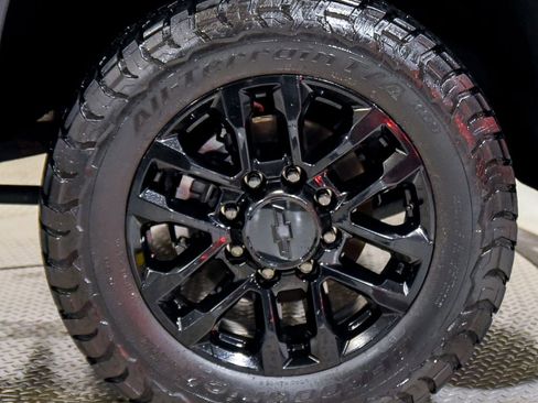 Used 2025 Chevrolet Silverado 2500 LT w/ Trail Boss Package image 13