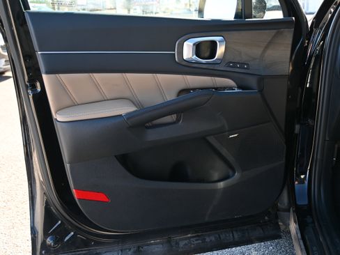 Used 2026 Kia Sorento SX Prestige w/ Olive Brown Leather Package image 30
