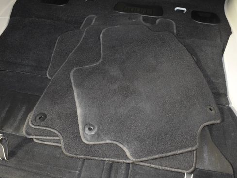 Used 2024 Chrysler Pacifica Touring-L image 40