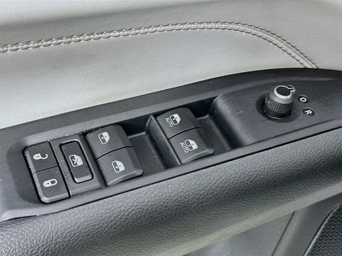 Used 2023 Jeep Compass Limited w/ Elite Group AWD/4WD image 18