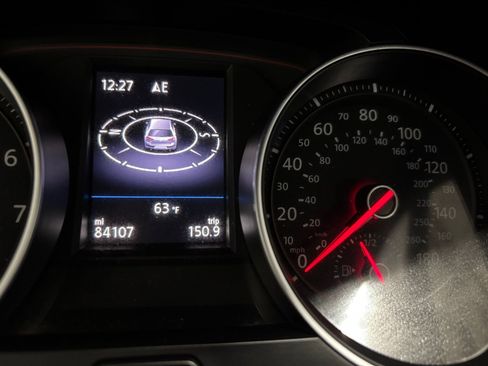 Used 2016 Volkswagen Golf image 23