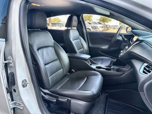 Used 2020 Chevrolet Malibu LT w/ Leather Package FWD image 24