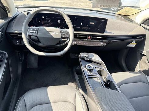 Used 2025 Kia EV6 Wind RWD image 8