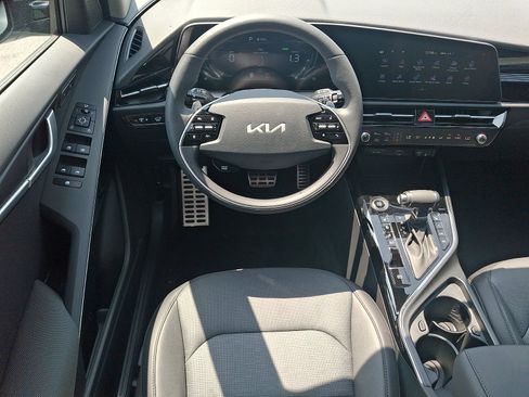 New 2026 Kia Niro SX Touring FWD image 7