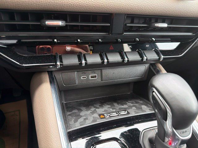 Used 2023 GMC Canyon Denali AWD/4WD image 14