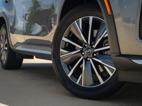 Certified 2026 INFINITI QX60 Luxe w/ Cargo Package FWD image 3