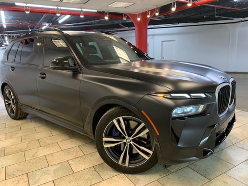 Used 2024 BMW X7 M60i AWD/4WD image 3
