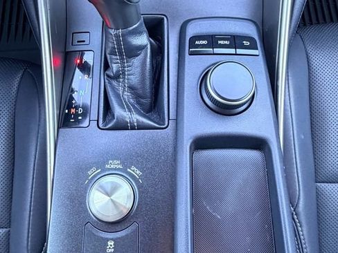 Used 2018 Lexus IS 300 image 32
