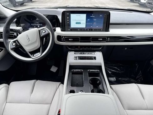 New 2026 Lincoln Aviator Reserve AWD/4WD image 16