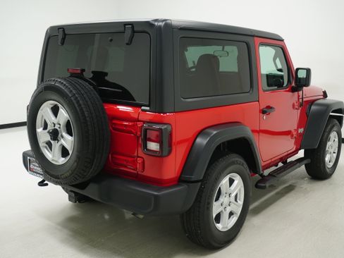 Used 2020 Jeep Wrangler Sport AWD/4WD image 4