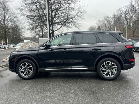 Used 2025 Lincoln Corsair AWD image 3