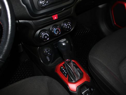 Used 2017 Jeep Renegade Trailhawk image 14