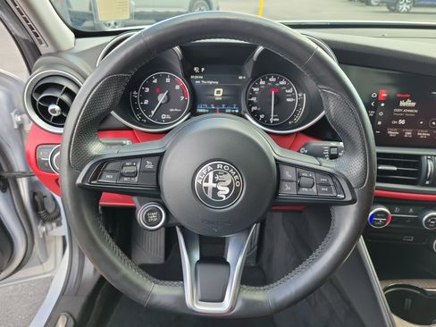 Used 2020 Alfa Romeo Giulia Ti w/ Active Blind Spot Package image 23