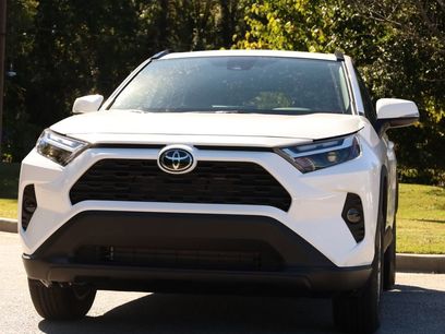 New 2025 Toyota RAV4 XLE w/ Convenience Package