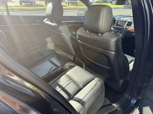 Used 2013 Lincoln MKS AWD image 10