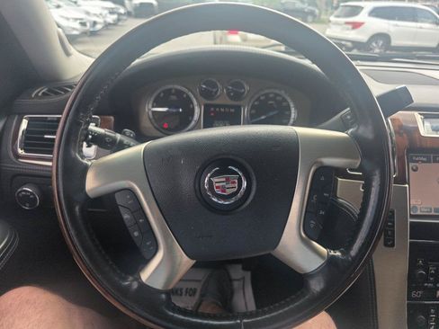 Used 2013 Cadillac Escalade ESV Platinum AWD/4WD image 18