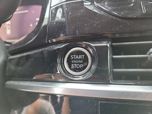 Used 2023 Nissan Pathfinder Platinum image 34