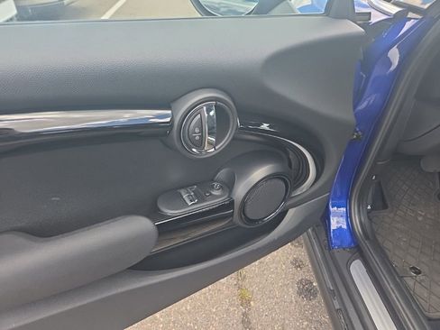 Used 2019 MINI Cooper 2-Door Hardtop FWD image 9