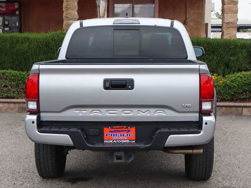 Used 2019 Toyota Tacoma TRD Off-Road w/ Technology Package AWD/4WD image 7