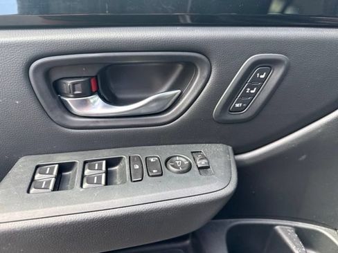 Used 2025 Honda Pilot Touring image 18
