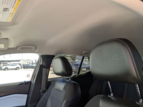 Used 2025 Chevrolet Trax LT w/ LT Convenience Package image 12