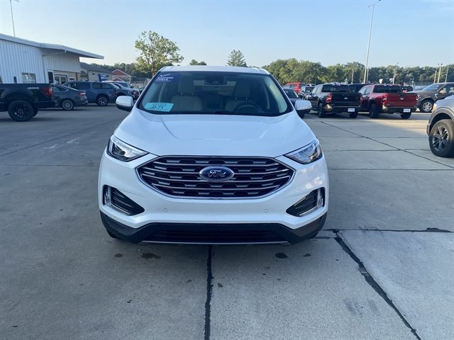 Used 2024 Ford Edge Titanium AWD/4WD image 2