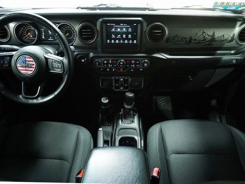 Used 2021 Jeep Gladiator Willys image 15