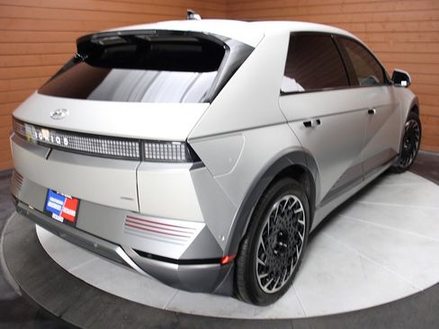 Used 2024 Hyundai Ioniq 5 Limited image 5