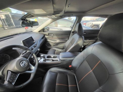 Used 2020 Nissan Altima 2.5 SR w/ Premium Package FWD image 10