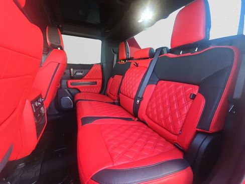 Used 2025 GMC Hummer EV 3X w/ Extreme Off-Road Package image 15