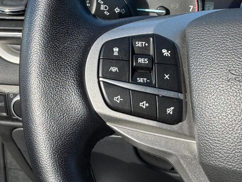 Used 2022 Ford Explorer XLT w/ Equipment Group 202A image 19