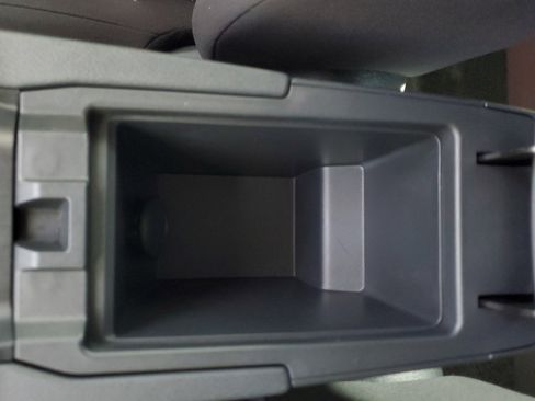 Certified 2025 Nissan Kicks S image 29