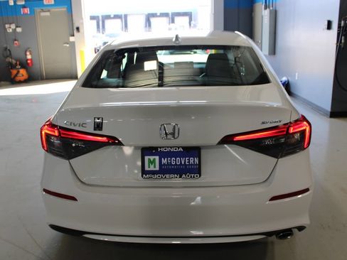 Used 2023 Honda Civic Sport image 23