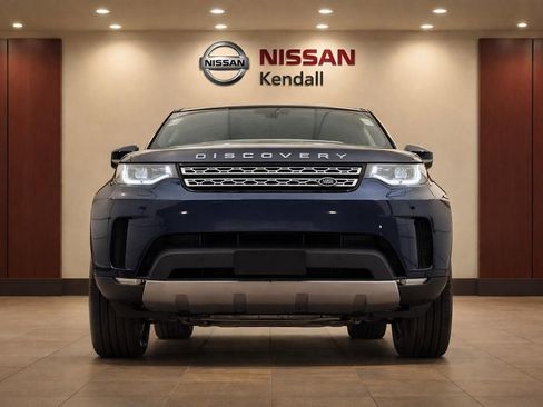 Used 2017 Land Rover Discovery HSE AWD/4WD image 5