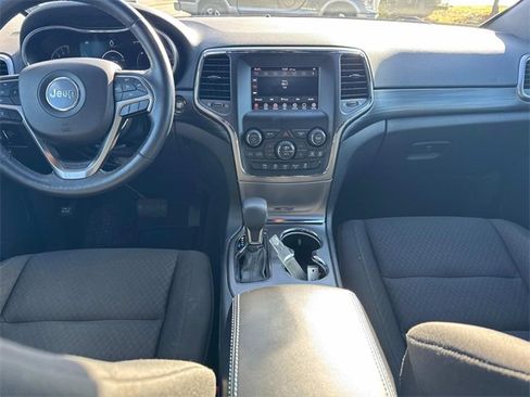 Used 2019 Jeep Grand Cherokee Laredo image 20
